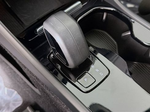 Used 2022 Volvo XC40 P8 Recharge Plus AWD/4WD image 17