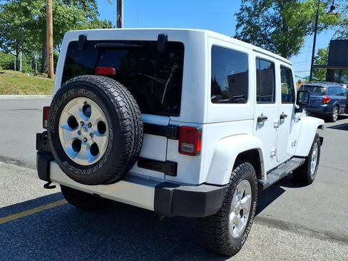 Used 2015 Jeep Wrangler Unlimited Sahara w/ Dual Top Group AWD/4WD image 5