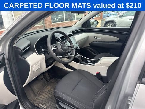 Used 2024 Hyundai Tucson SE AWD/4WD image 2