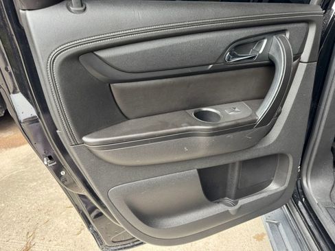 Used 2017 Chevrolet Traverse LT FWD image 18