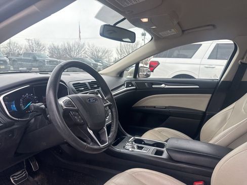 Used 2018 Ford Fusion Titanium image 21
