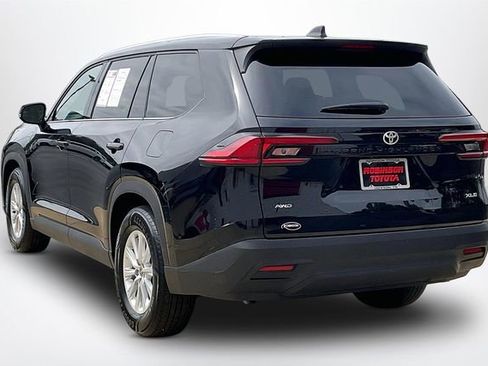 Used 2025 Toyota Grand Highlander AWD image 12