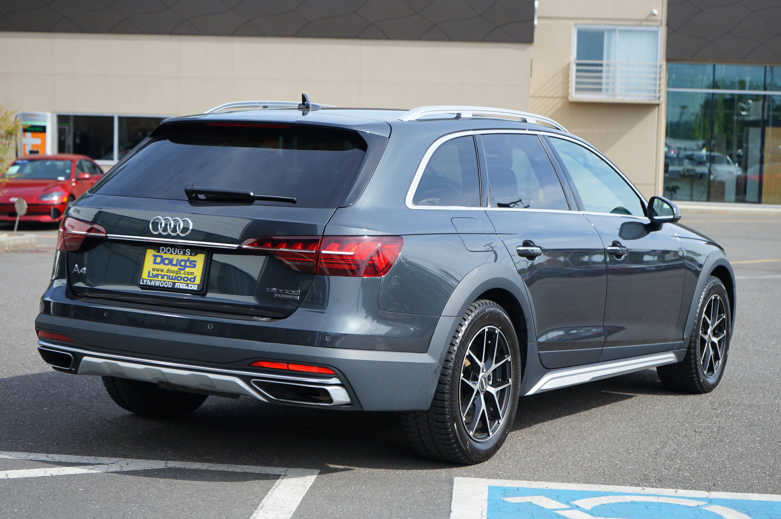 Used 2023 Audi A4 2.0T allroad Premium Plus AWD/4WD image 3
