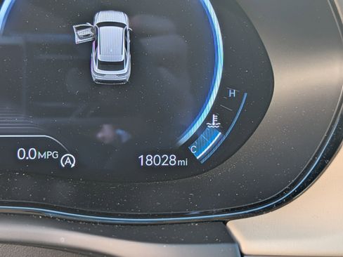 Used 2025 Genesis GV70 3.5T Sport w/ Sport Prestige Package image 33