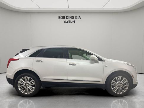 Used 2017 Cadillac XT5 Premium Luxury FWD image 6