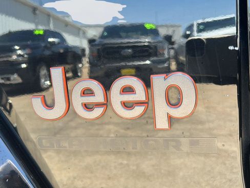 Used 2023 Jeep Gladiator Mojave w/ Cold Weather Group AWD/4WD image 33