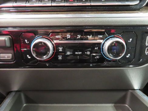 Used 2022 GMC Sierra 1500 Elevation w/ Preferred Package image 42