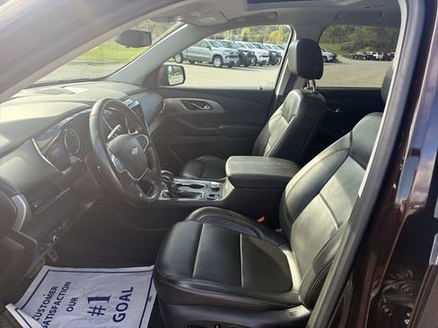 Used 2021 Chevrolet Traverse LT w/ LT Premium Package AWD/4WD image 21