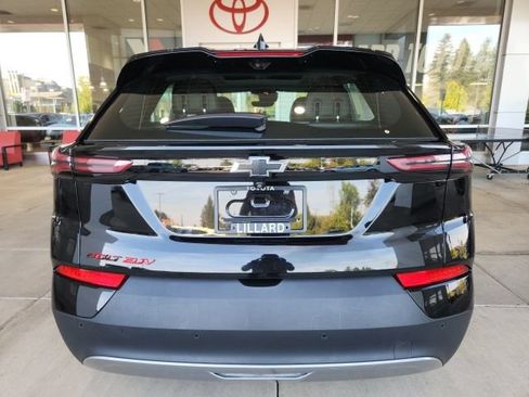 Used 2023 Chevrolet Bolt EUV Premier w/ Sun & Sound Package FWD image 10