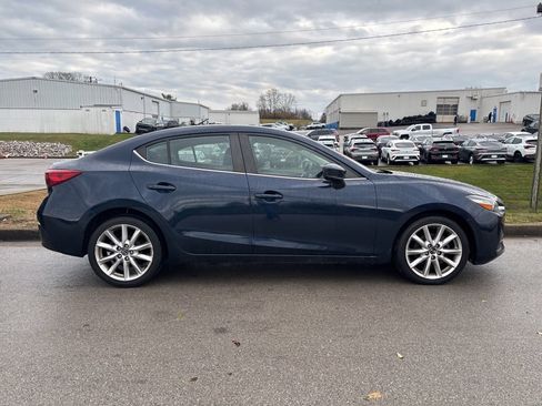 Used 2017 MAZDA MAZDA3 Touring image 4