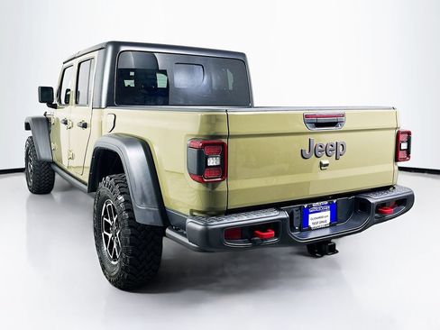 Used 2025 Jeep Gladiator Rubicon w/ Convenience Group AWD/4WD image 6