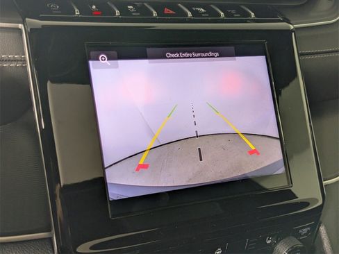 New 2025 Jeep Grand Cherokee Altitude image 24