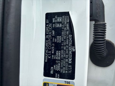 Used 2025 Kia Soul LX w/ LX Technology Package FWD image 29