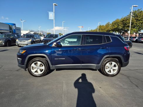 Used 2020 Jeep Compass Latitude w/ Cold Weather Group AWD/4WD image 9