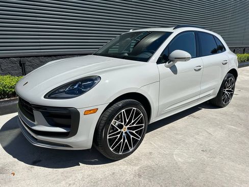 Used 2026 Porsche Macan AWD/4WD image 7
