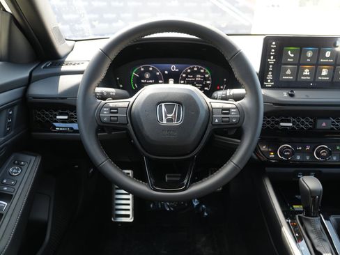 Used 2025 Honda Accord Sport image 22