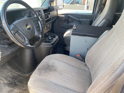 Used 2020 Chevrolet Express 2500 2500 3dr Extended Cargo Van w/ Safety Package image 18
