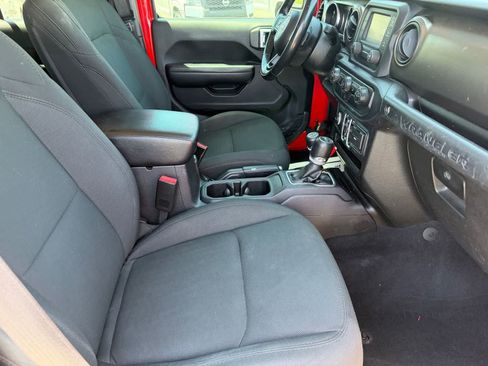 Used 2019 Jeep Wrangler Unlimited Sport S AWD/4WD image 11