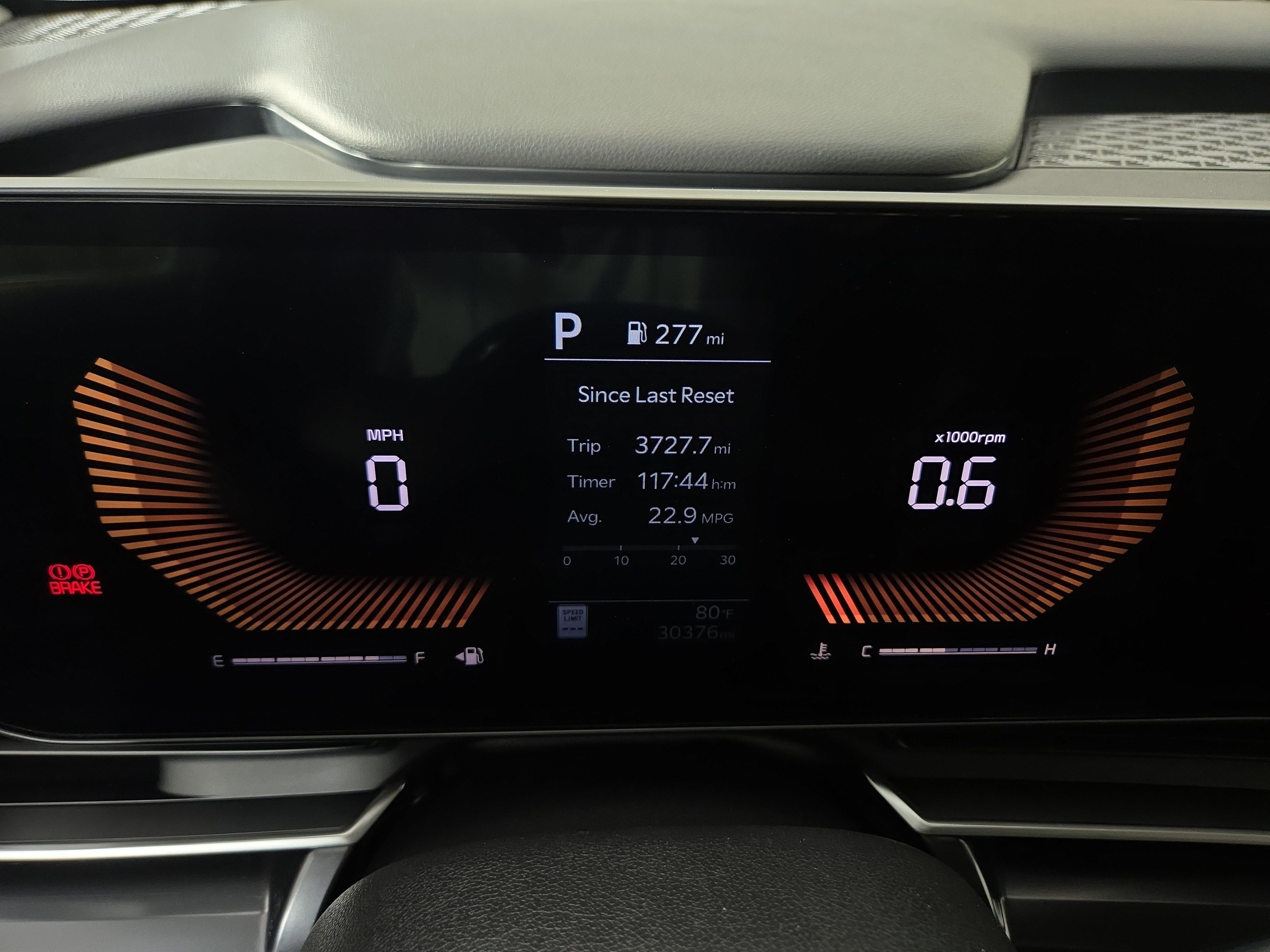 Used 2025 Kia Carnival FWD image 18