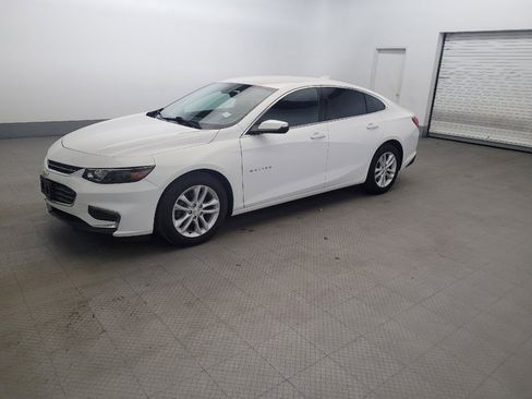 Used 2018 Chevrolet Malibu LT FWD image 2