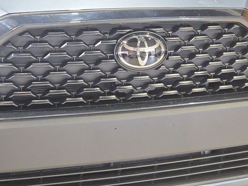 Certified 2024 Toyota Corolla Cross LE w/ Moonroof Package image 5