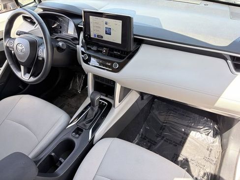 Used 2024 Toyota Corolla Cross LE FWD image 13