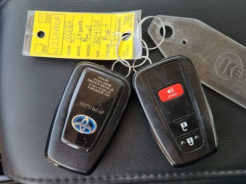 Certified 2022 Toyota Prius XLE AWD/4WD image 30