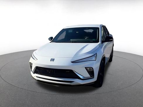 Used 2025 Buick Envista Sport Touring image 7