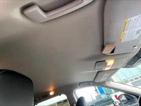 Used 2023 Nissan Pathfinder SL image 18