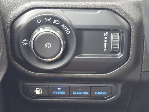 Used 2023 Jeep Wrangler Unlimited w/ Cold Weather Group AWD/4WD image 25