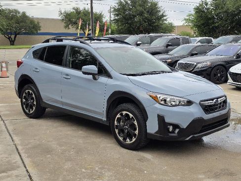 Used 2022 Subaru Crosstrek 2.0i Premium w/ Moonroof Package image 5