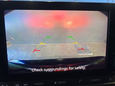 Used 2024 Nissan Rogue SV image 30