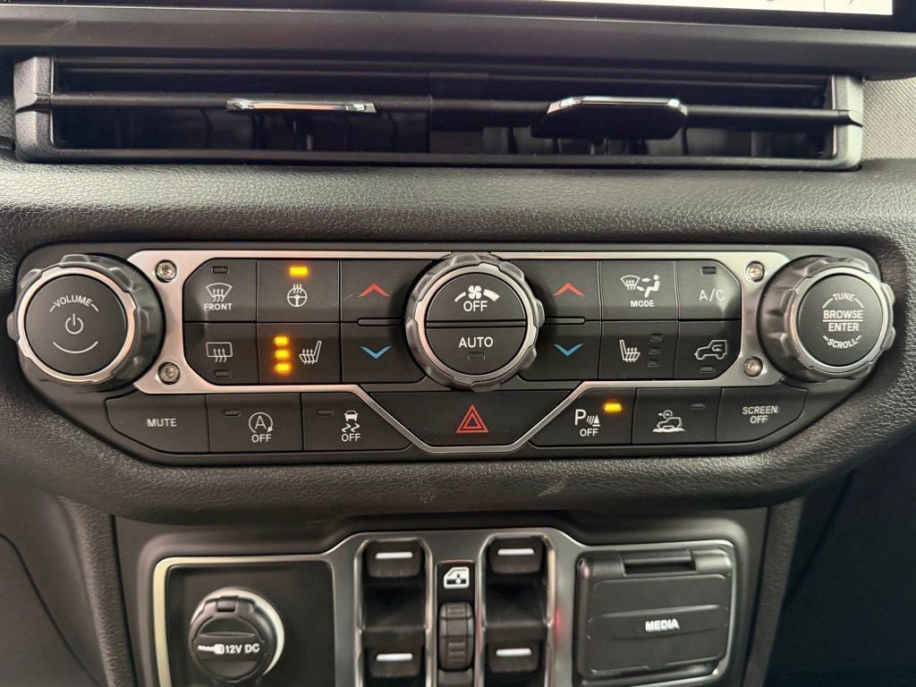 New 2026 Jeep Gladiator Sport AWD/4WD image 19