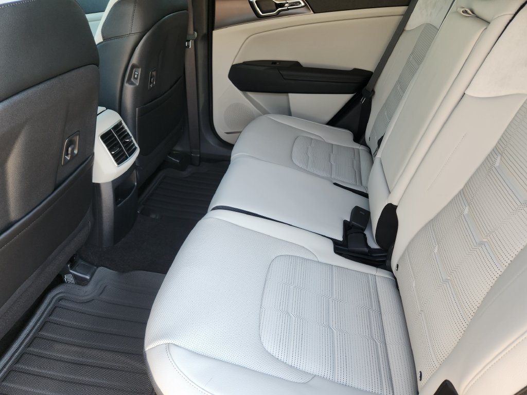 New 2026 Kia Sportage SX FWD image 26