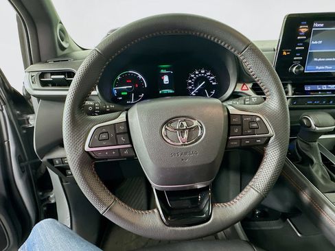 Used 2023 Toyota Sienna XSE w/ XSE Plus Package AWD/4WD image 11