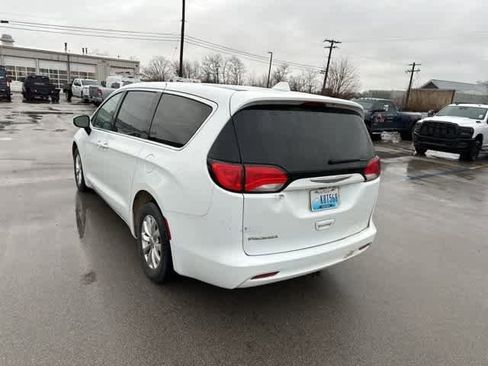 Used 2017 Chrysler Pacifica Touring w/ Tire & Wheel Group image 13