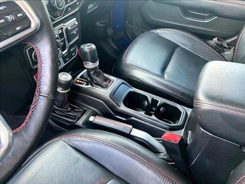 Used 2019 Jeep Wrangler Unlimited Rubicon w/ Cold Weather Group image 15