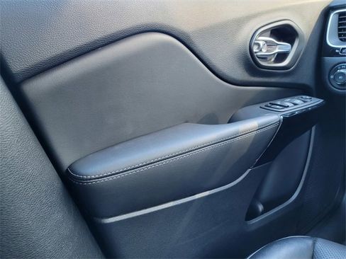 Certified 2023 Jeep Cherokee Altitude Lux image 37