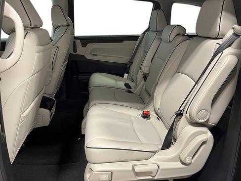 New 2026 Honda Odyssey Touring image 24