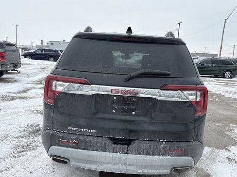 Used 2023 GMC Acadia SLE w/ Driver Convenience Package image 4