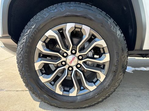 New 2026 GMC Canyon Denali AWD/4WD image 13