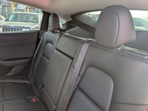 Used 2023 Tesla Model Y Performance image 12