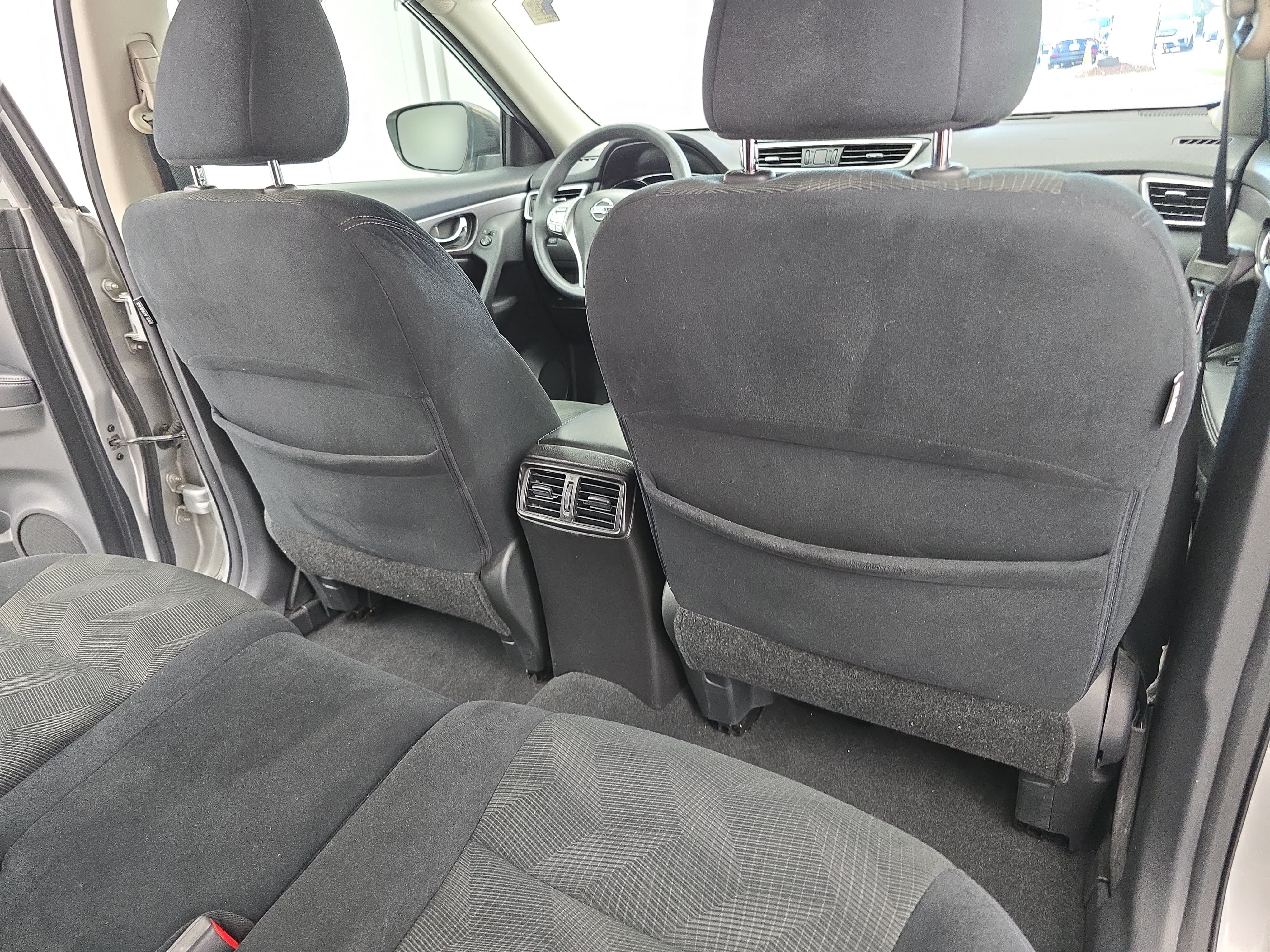 Used 2015 Nissan Rogue SV FWD image 11