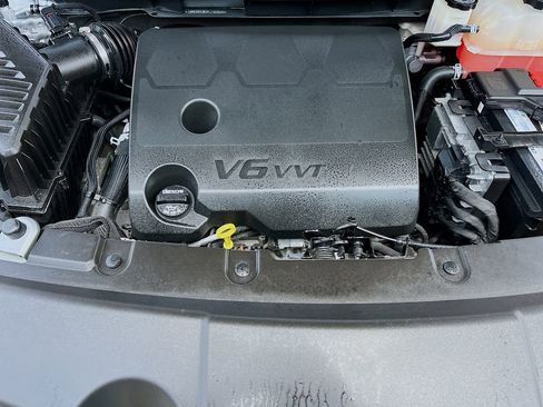 Used 2023 Chevrolet Traverse Premier FWD image 32