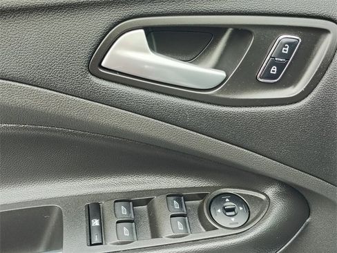 Used 2016 Ford Escape SE image 12