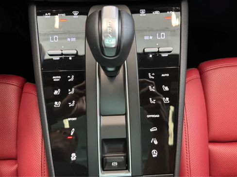 Used 2026 Porsche Macan S AWD/4WD image 28