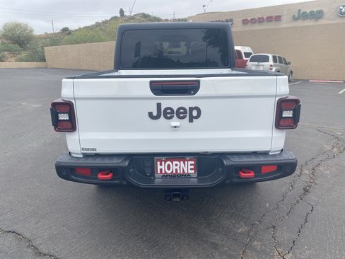 Used 2024 Jeep Gladiator Rubicon w/ Safety Group AWD/4WD image 3