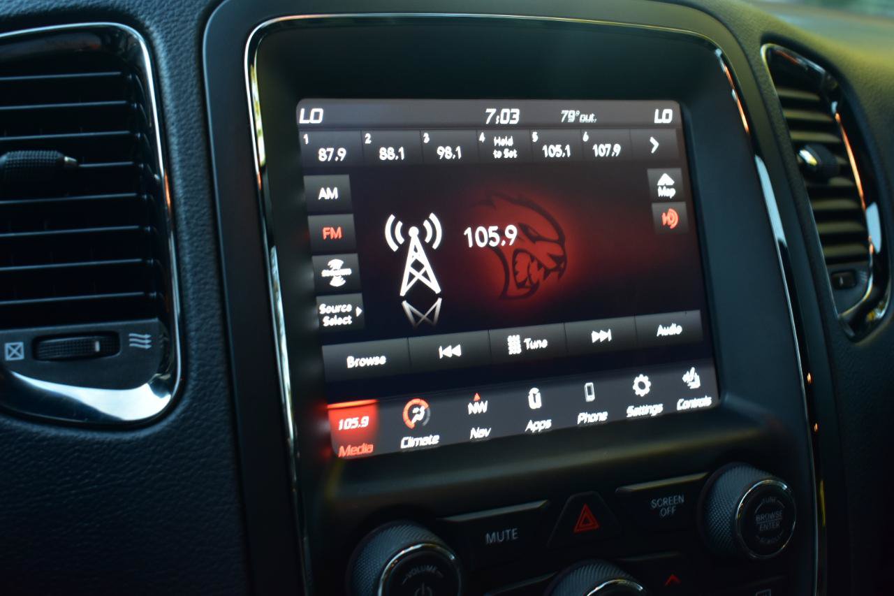 Used 2018 Dodge Durango R/T w/ Technology Group AWD/4WD image 32