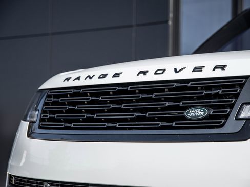Used 2023 Land Rover Range Rover Autobiography image 14