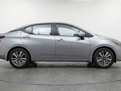 Used 2025 Nissan Versa SV FWD image 11